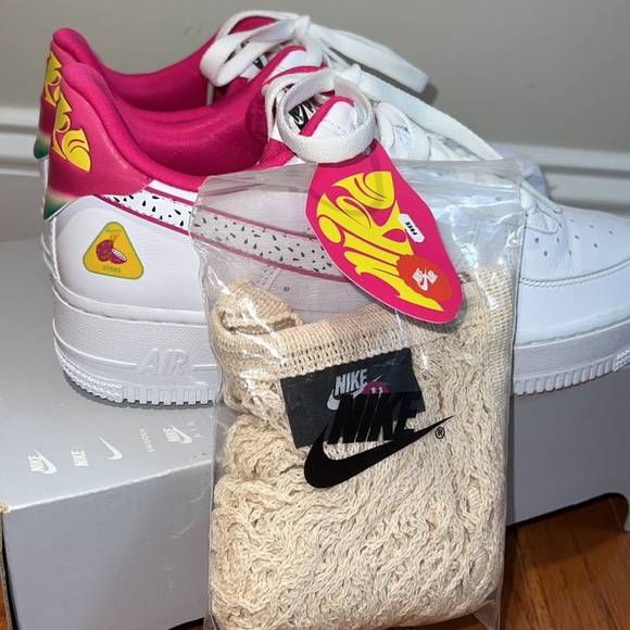 Nike Air Force 1 '07 LX - Picture 7 of 11